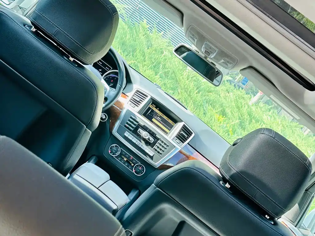 Mercedes-Benz M-Class — миниатюра 26