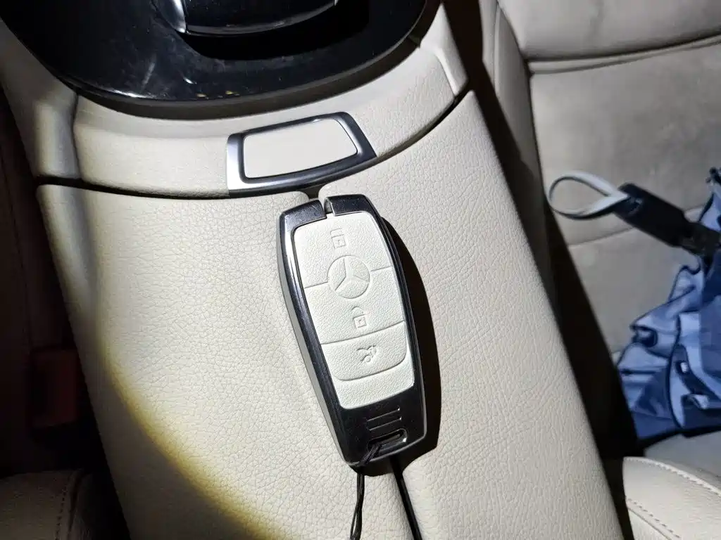 Mercedes-Benz E-Class — миниатюра 12