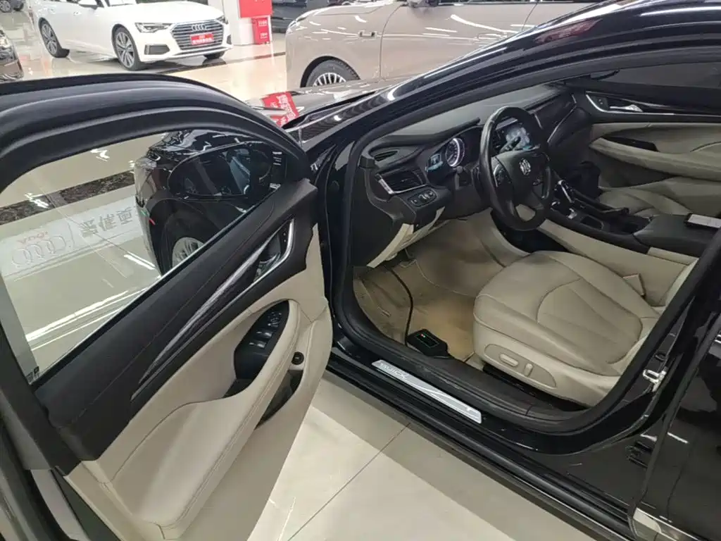 Buick LaCrosse — миниатюра 12