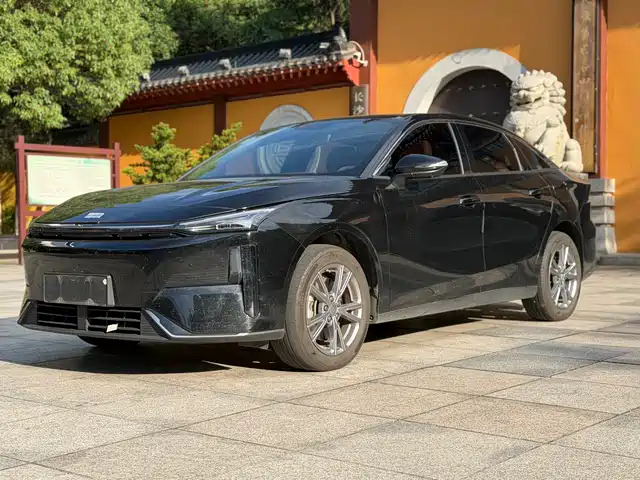 2025 Geely Galaxy L6