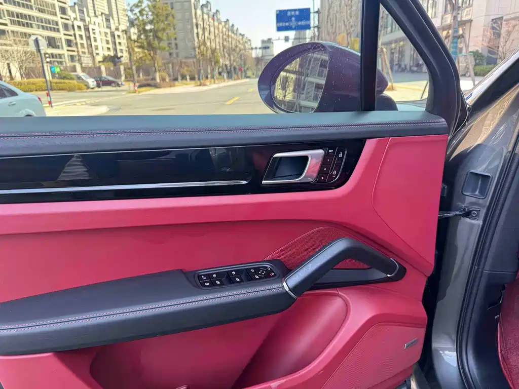 PORSCHE CAYENNE NEW ENERGY