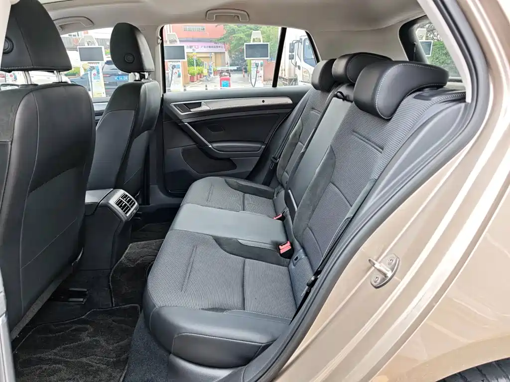 Volkswagen Golf — миниатюра 23