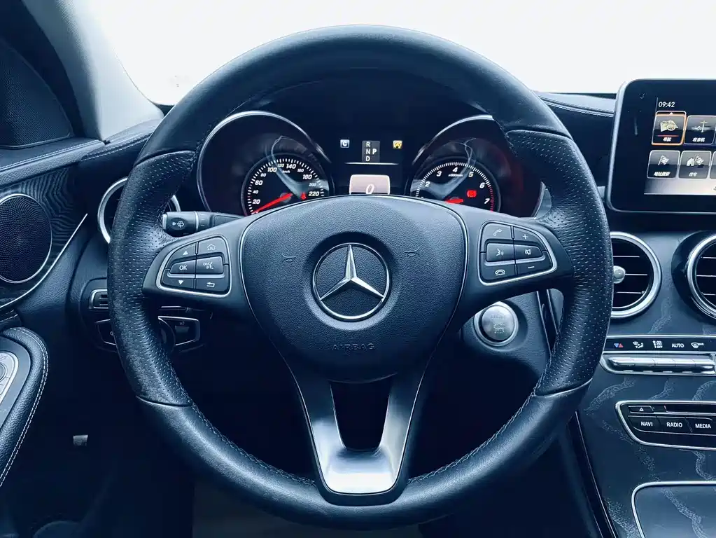 Mercedes-Benz C-Class — миниатюра 15