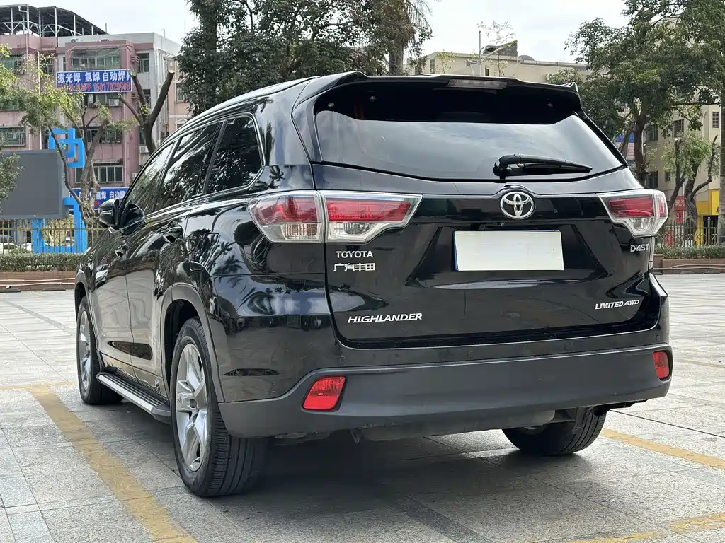 TOYOTA HIGHLANDER
