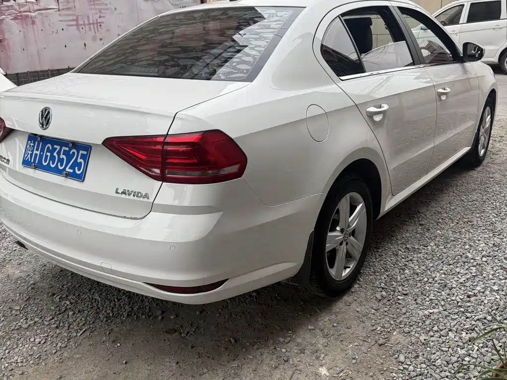Volkswagen Lavida — миниатюра 8