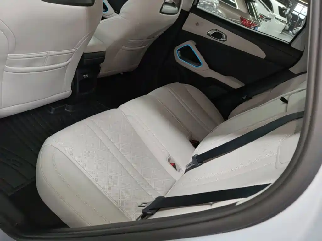 BYD Yuan UP — миниатюра 17