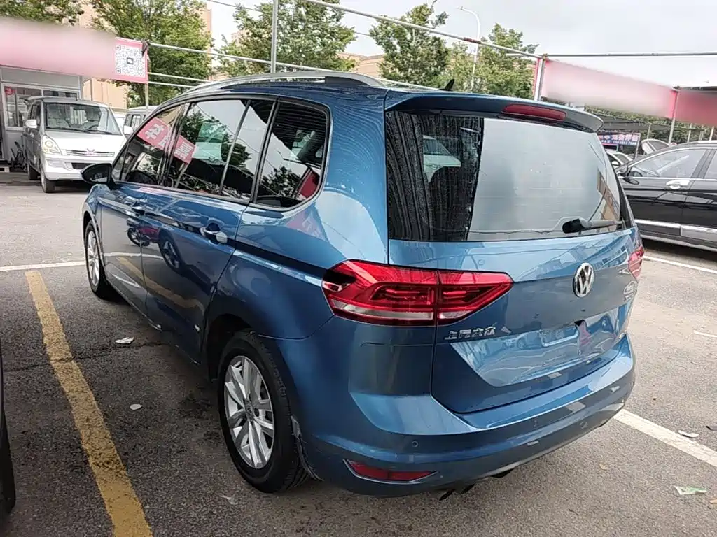 Volkswagen Touran — миниатюра 5