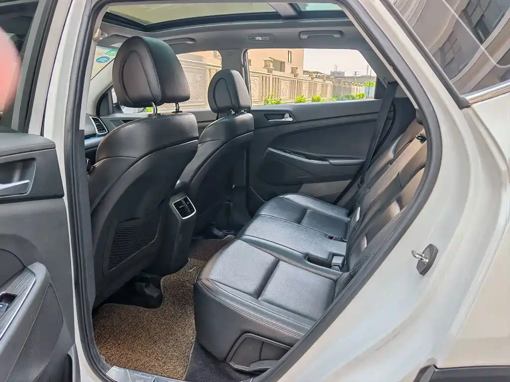 Hyundai Tucson — миниатюра 9