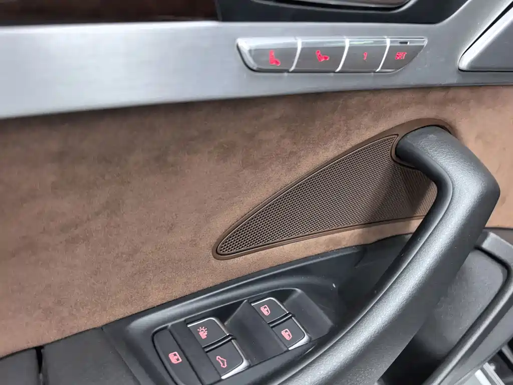 Audi A8 — миниатюра 13