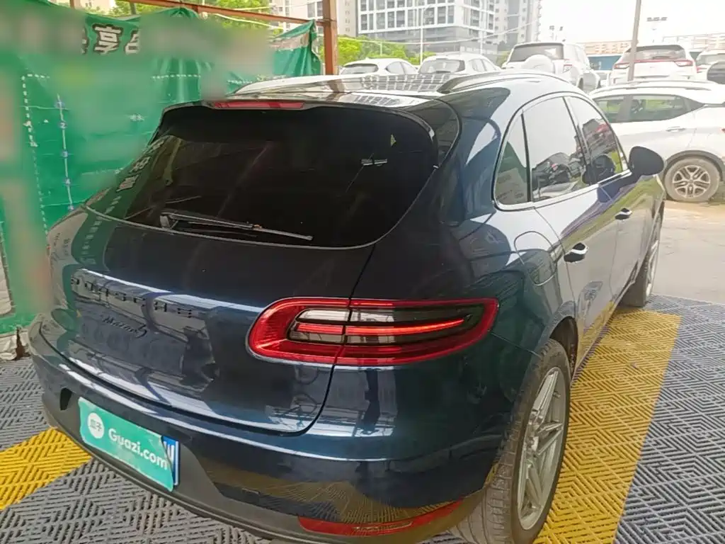 Porsche Macan — миниатюра 7