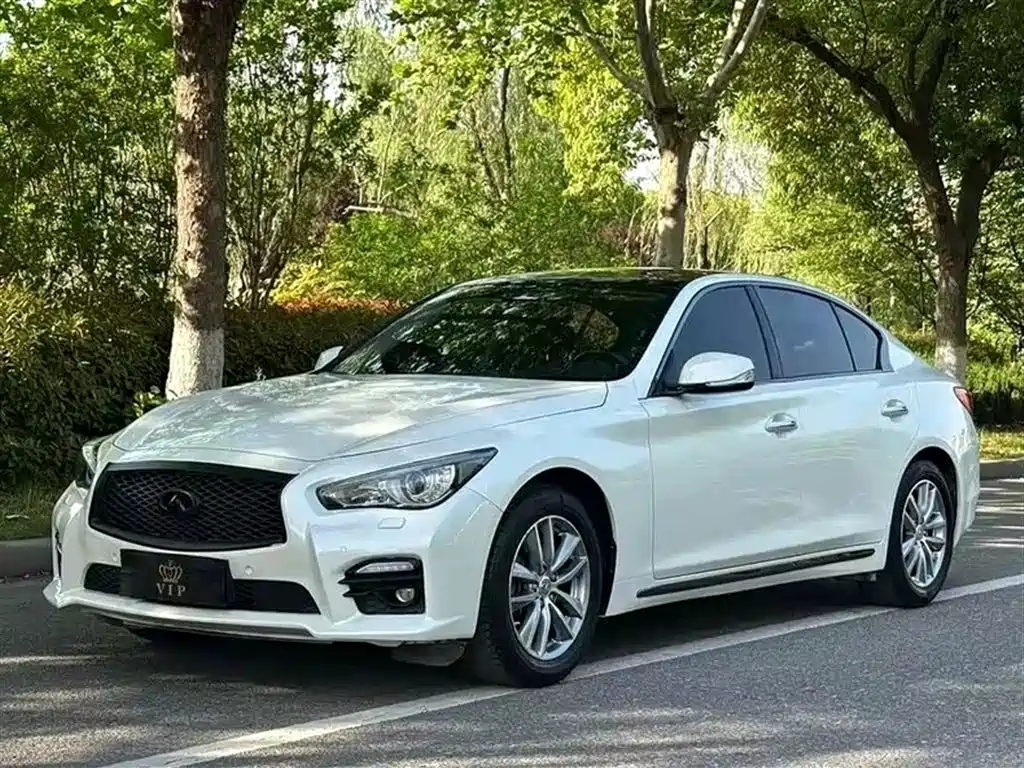 Infiniti Q50L 2015