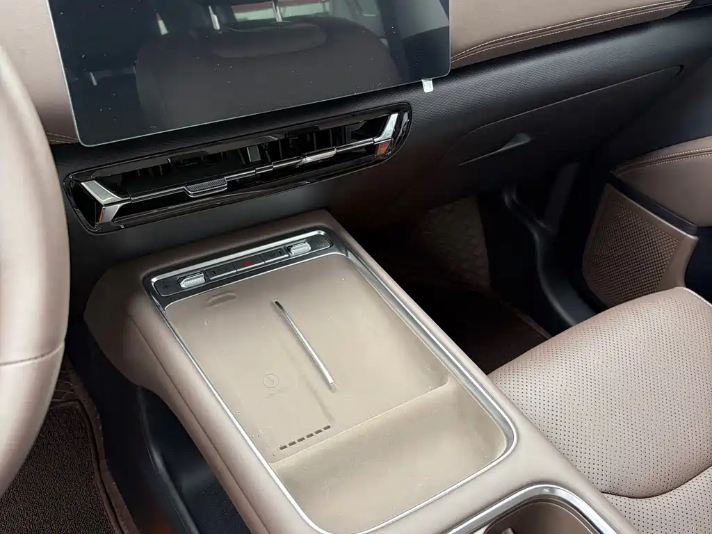 Wuling Xingguang 730 New Energy — миниатюра 24