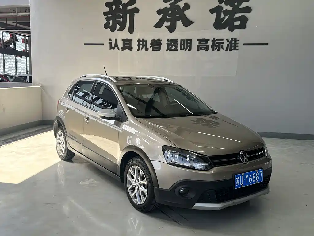 Volkswagen Polo 2014 1.6L Cross Polo AT