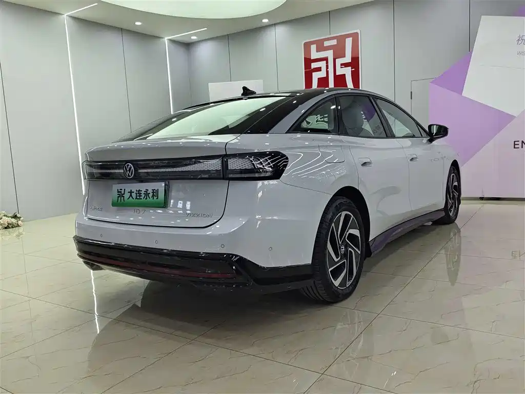 VOLKSWAGEN ID.7 VIZZION