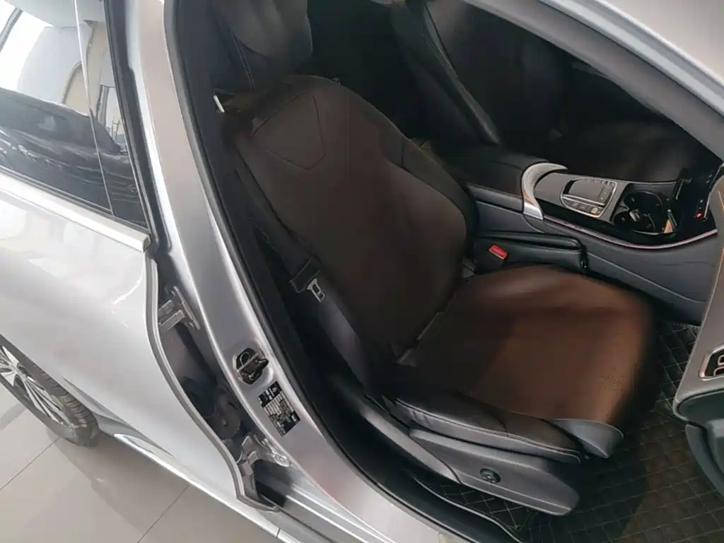 Mercedes-Benz EQC — миниатюра 25