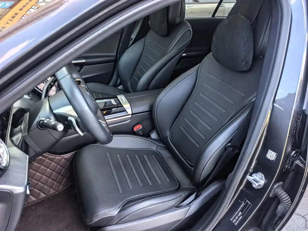 Mercedes-Benz C-Class — миниатюра 11