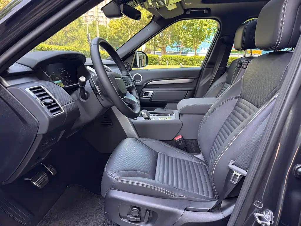 Land Rover Discovery 2025 360PS Dynamic SE
