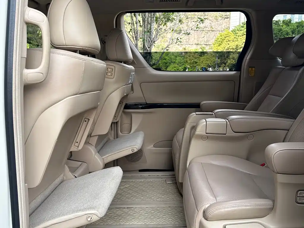Toyota Alphard 2012 3.5L Luxury