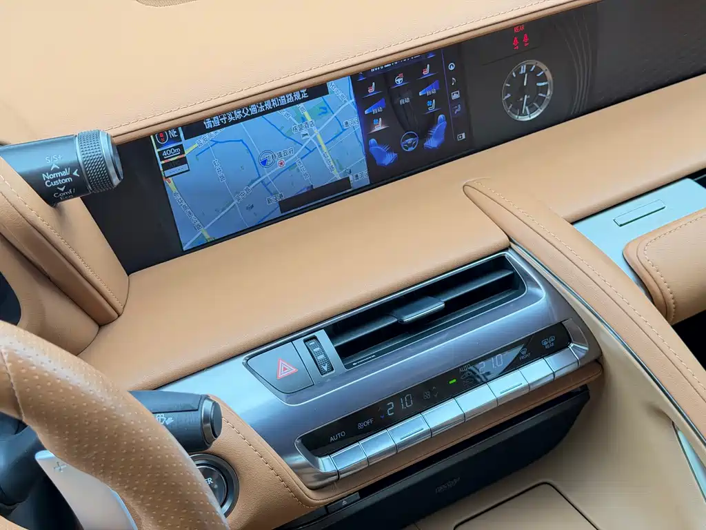 Lexus LC — миниатюра 23