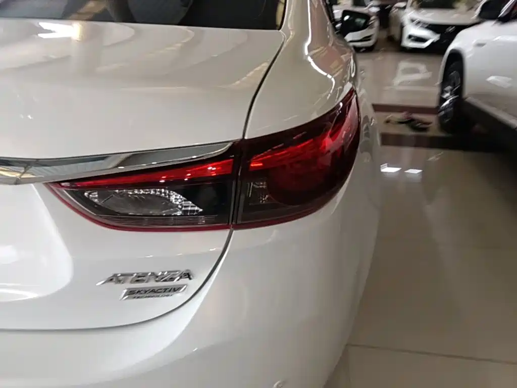 Mazda Atenza — миниатюра 8