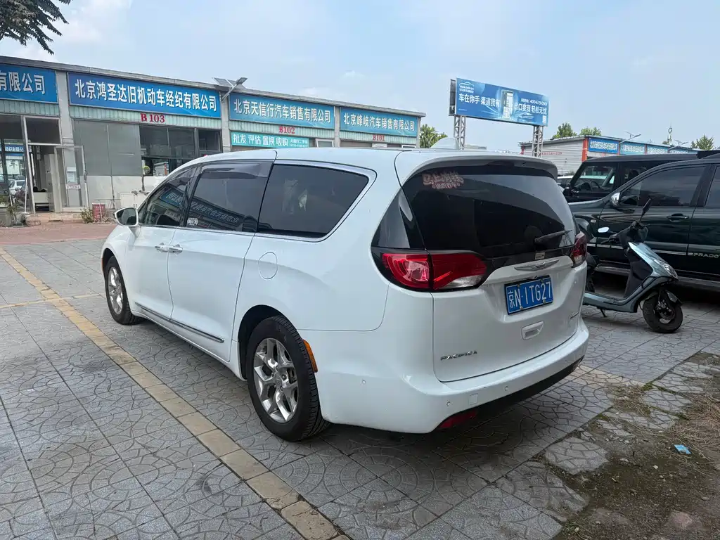 Chrysler Grand Voyager (Import) — миниатюра 9