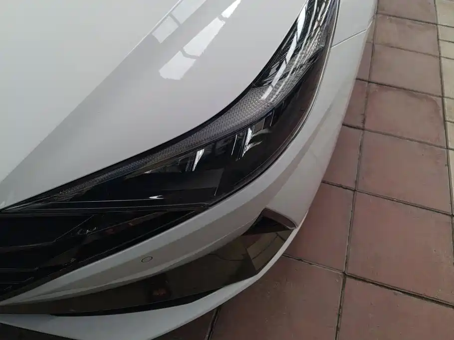 Hyundai Elantra — миниатюра 5