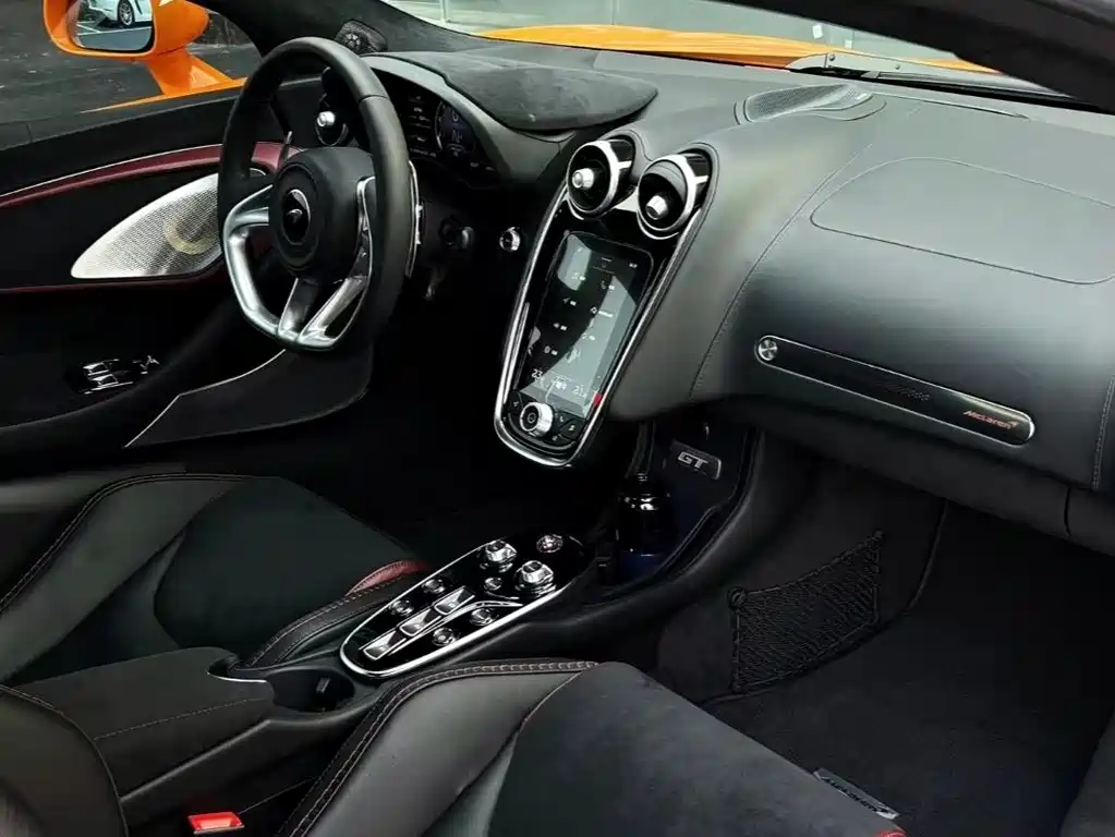 McLaren GT — миниатюра 4