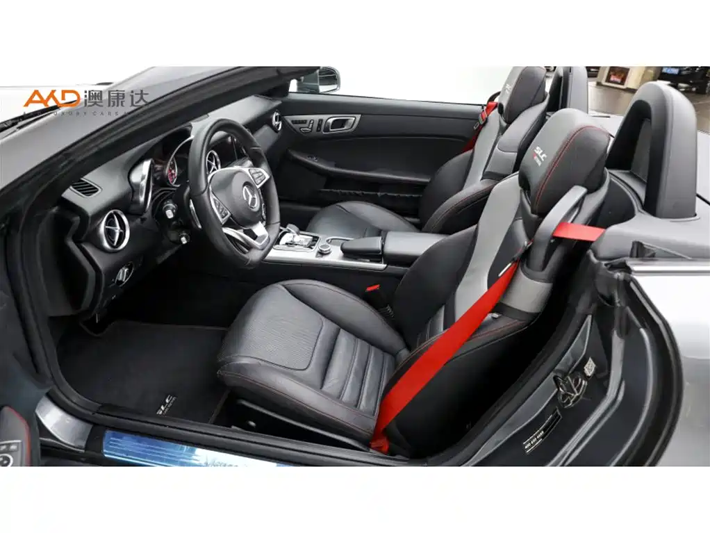Mercedes-Benz SLC — миниатюра 7