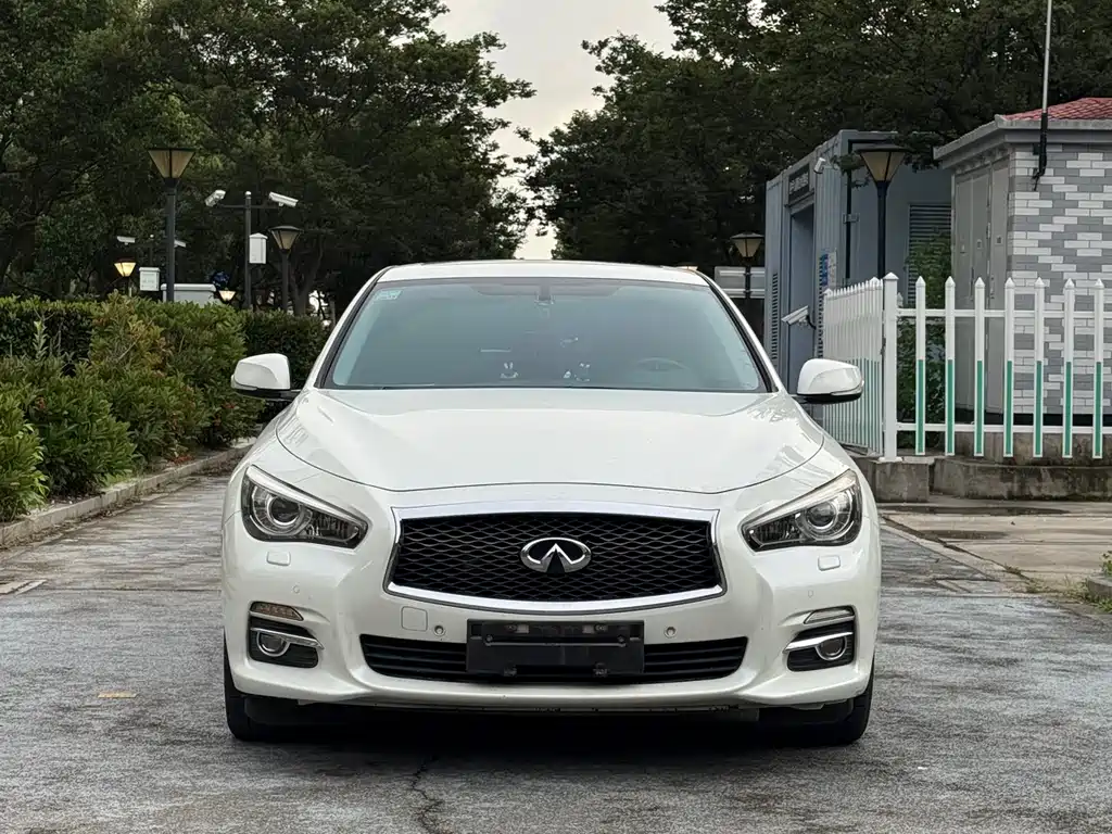 Infiniti Q50L 2016 2.0T Sport