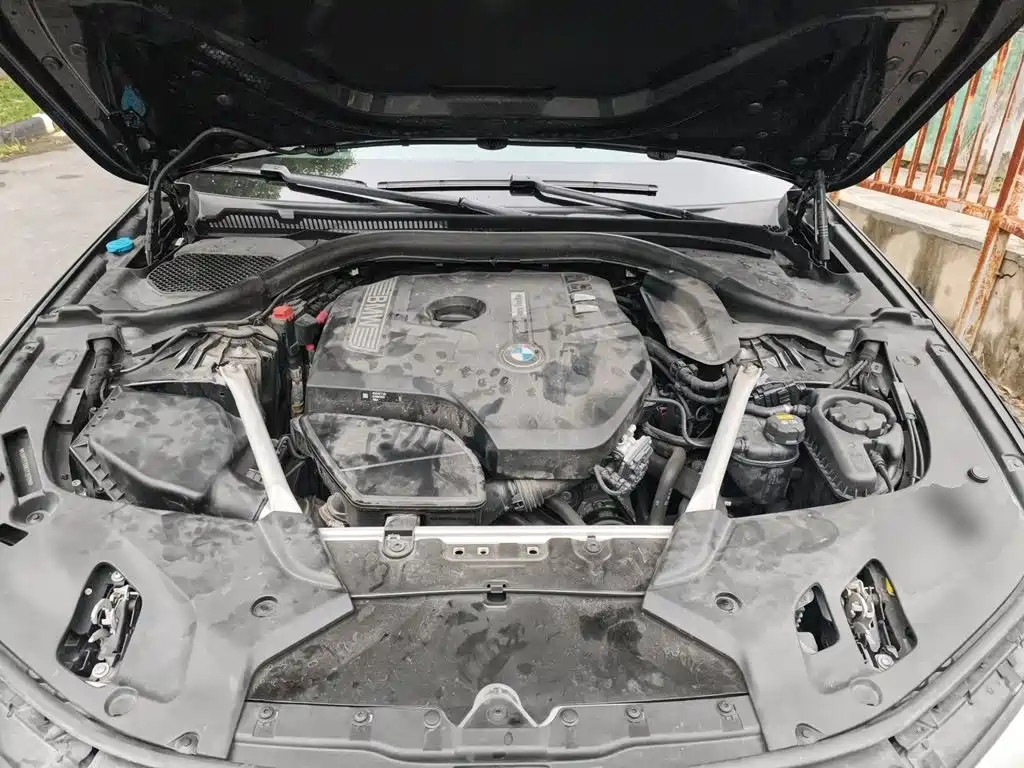 BMW 5 Series — миниатюра 11