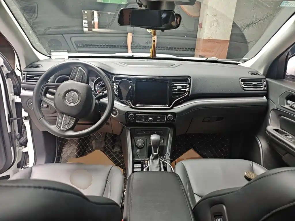 Jeep Grand Commander — миниатюра 13