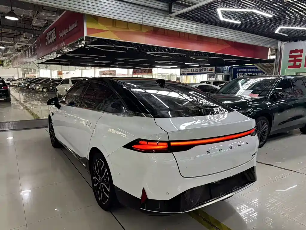 XPeng P5 — миниатюра 9