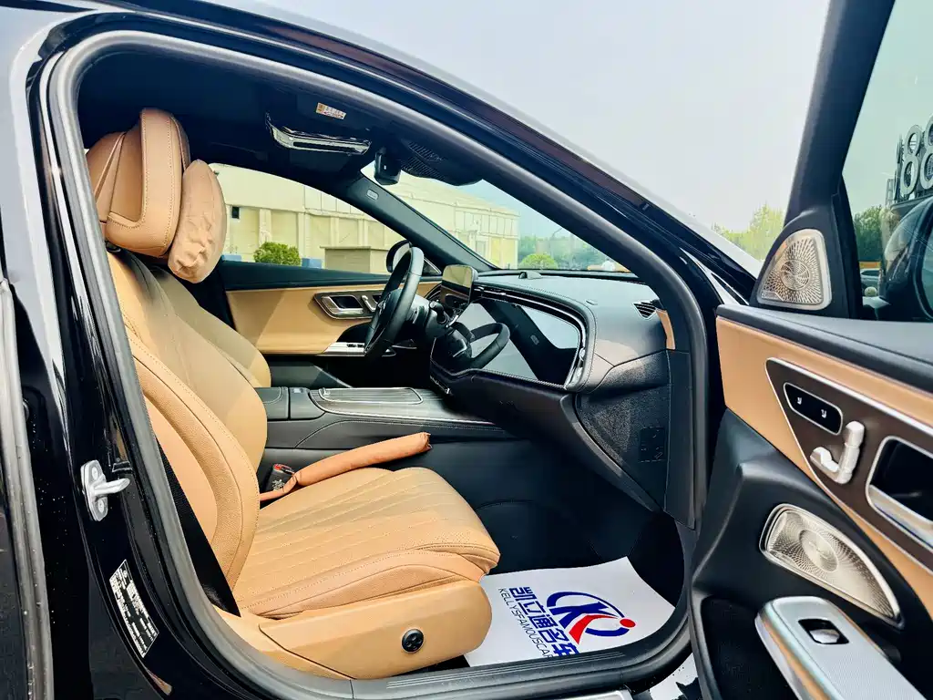 Mercedes-Benz E-Class — миниатюра 8