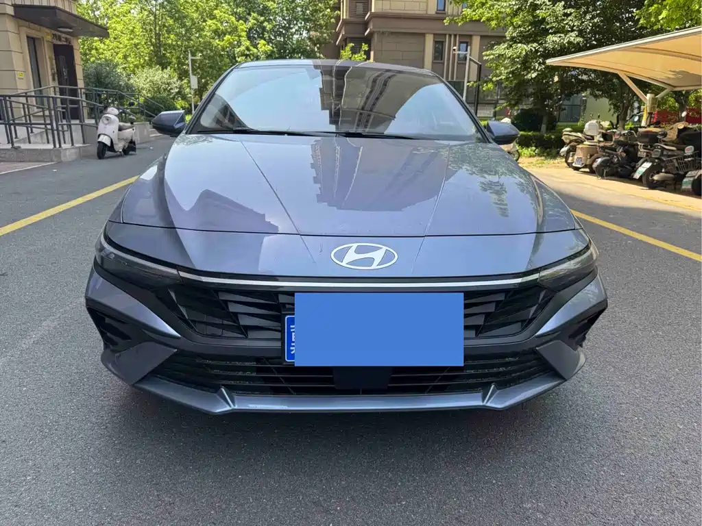Hyundai Elantra 2023 1.5L CVT LUX Luxury