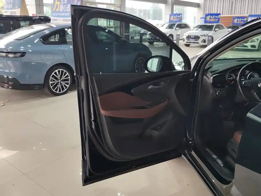 Buick Envision Plus — миниатюра 7