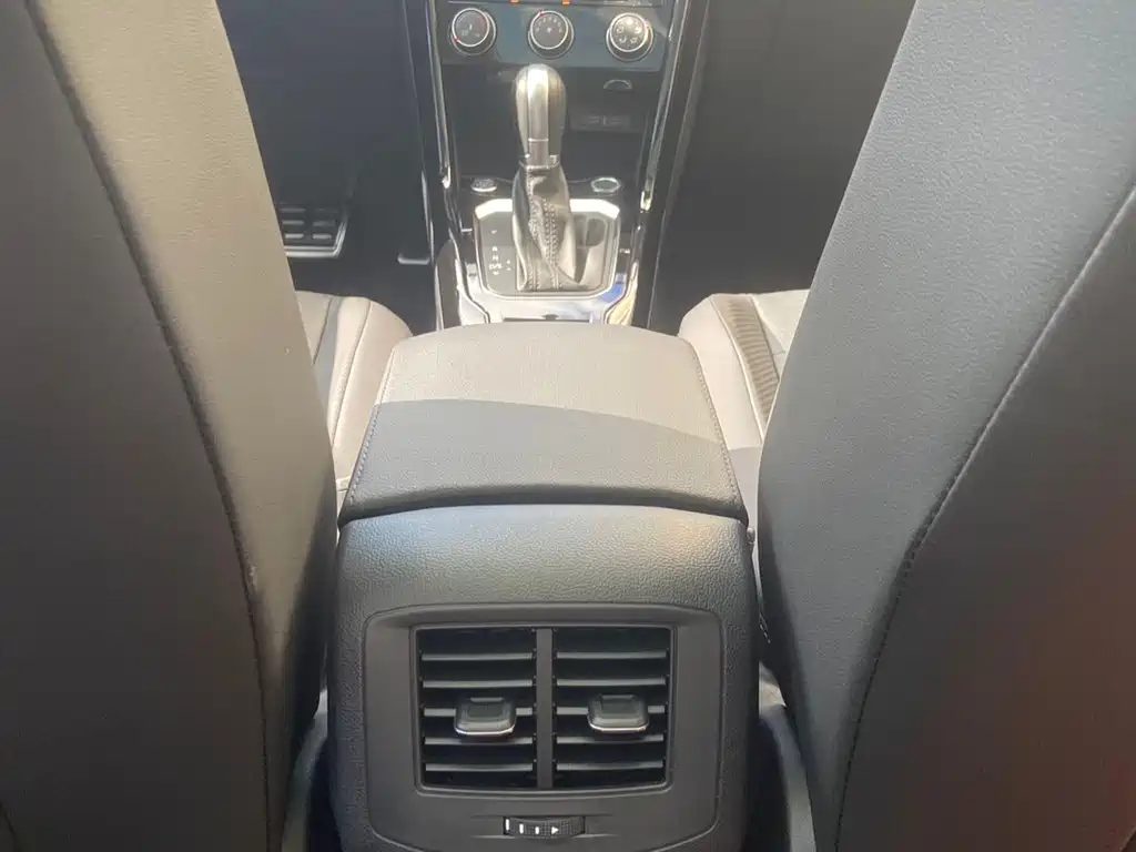 Volkswagen T-Roc — миниатюра 6