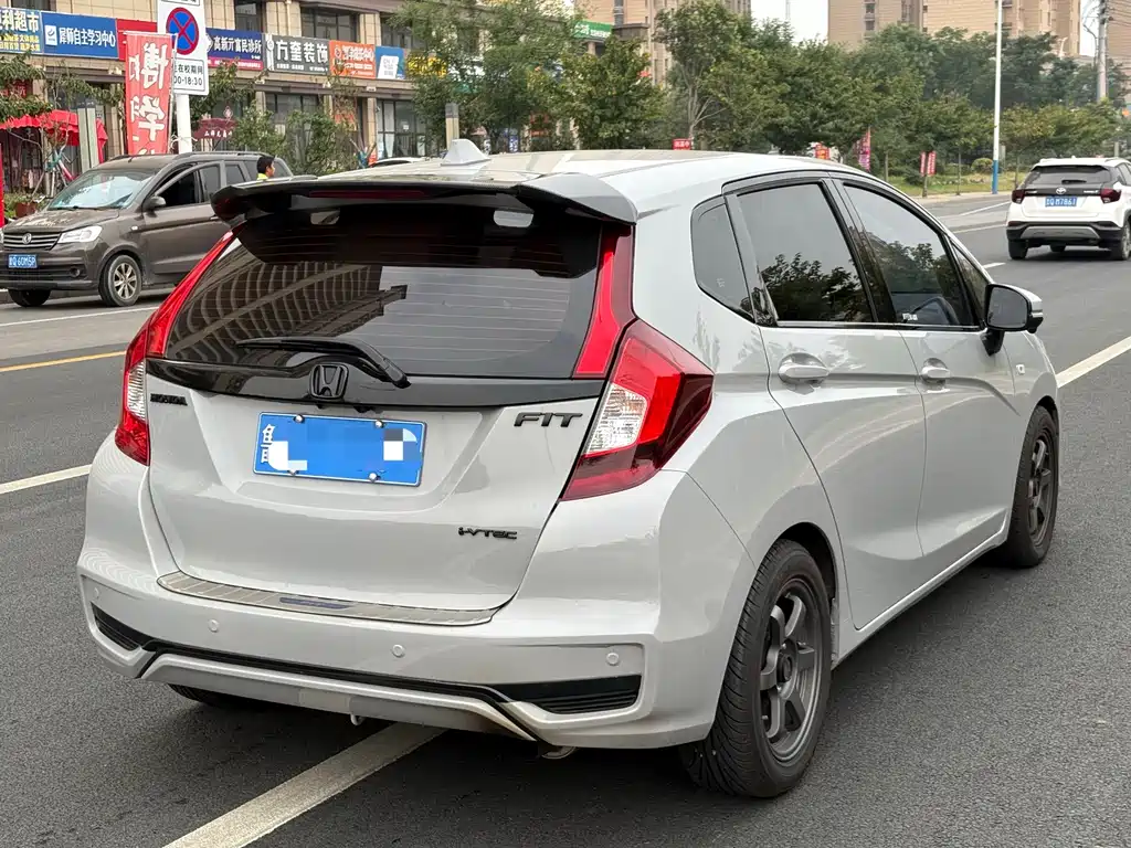 Honda Fit — миниатюра 4
