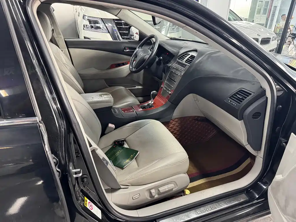 Lexus ES — миниатюра 7