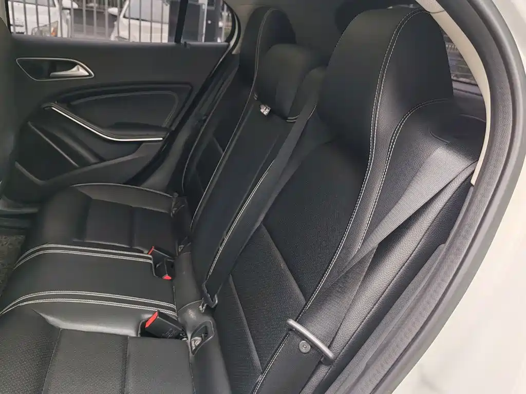 Mercedes-Benz GLA — миниатюра 11