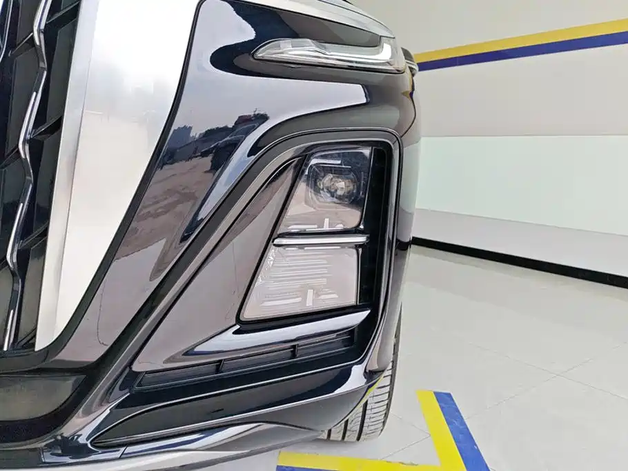 Hongqi Hongqi HS3 PHEV — миниатюра 5