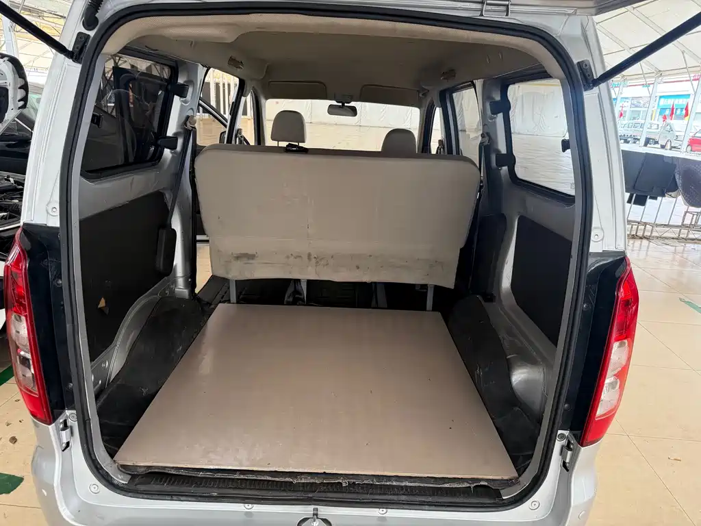 Wuling Hongguang V — миниатюра 22