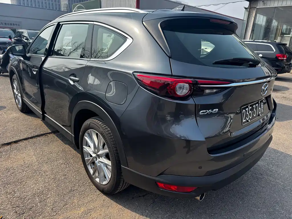 MAZDA CX 8
