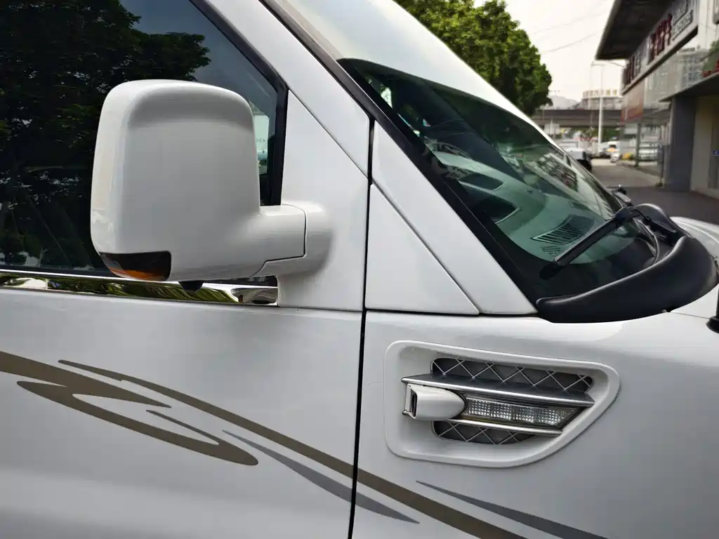 GMC Savana — миниатюра 16
