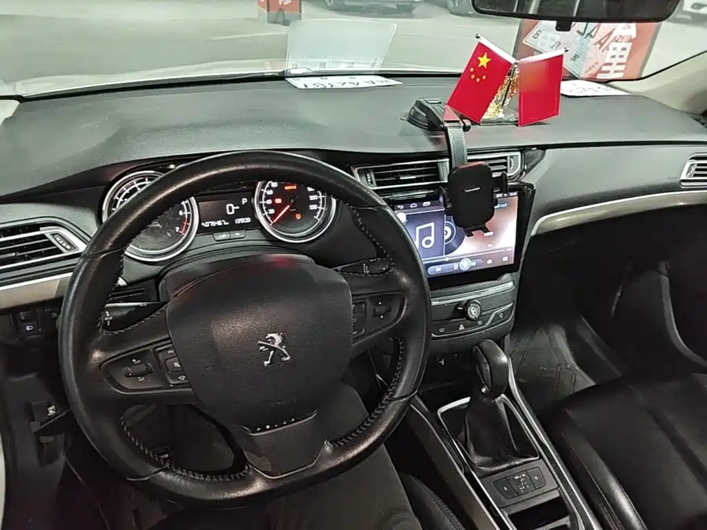 Peugeot 408 — миниатюра 10