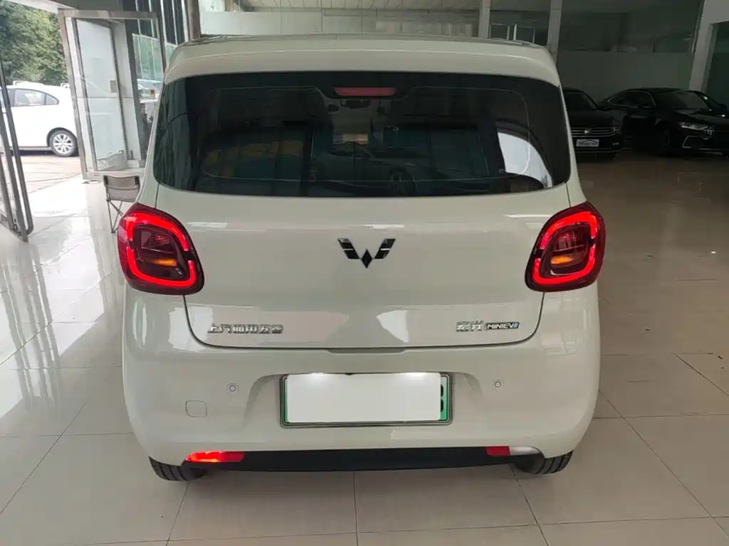 Wuling MINIEV — миниатюра 6
