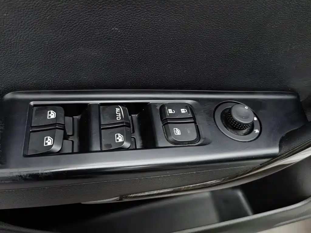 Baojun 310 — миниатюра 9