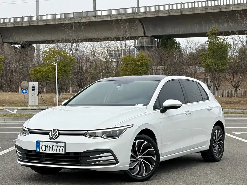 Volkswagen Golf 2023