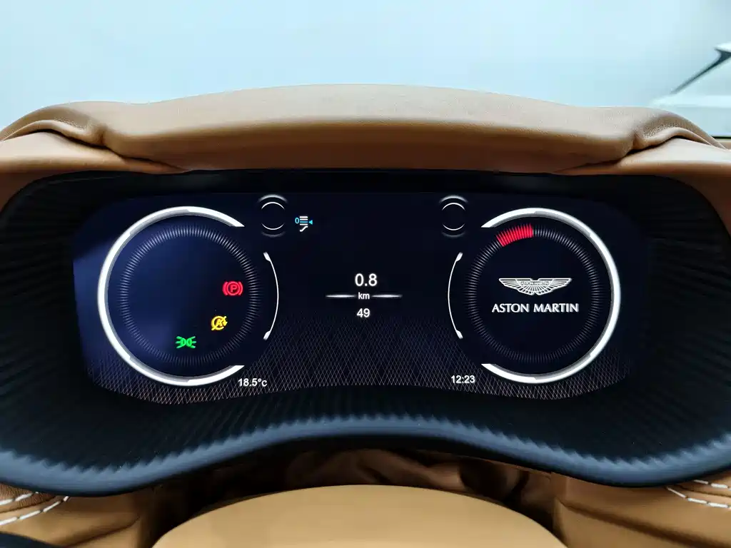 Aston Martin DBX — фотографии объявления, Фото 11