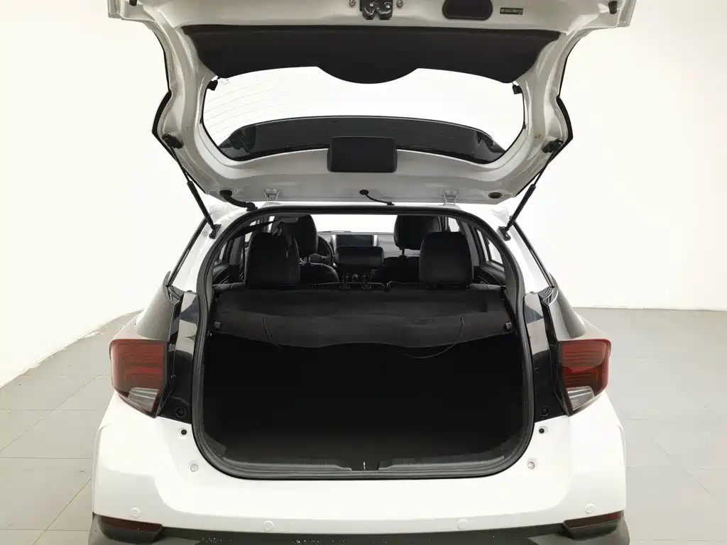 Toyota Yaris L — миниатюра 16