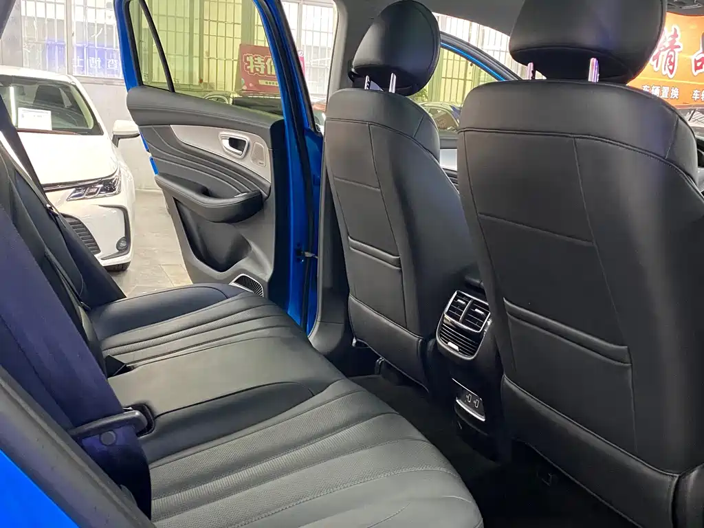 Roewe RX5 eMAX — миниатюра 12